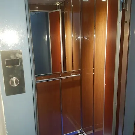 White Crangasi Bukareszt
